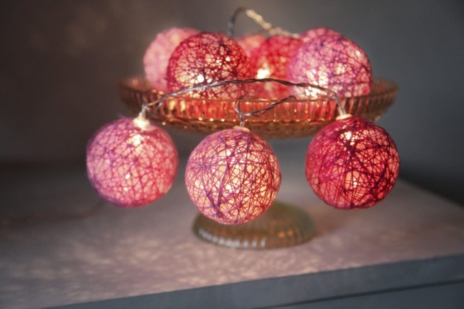 Jolly Light ljusslinga med trådbollar rosa hängande