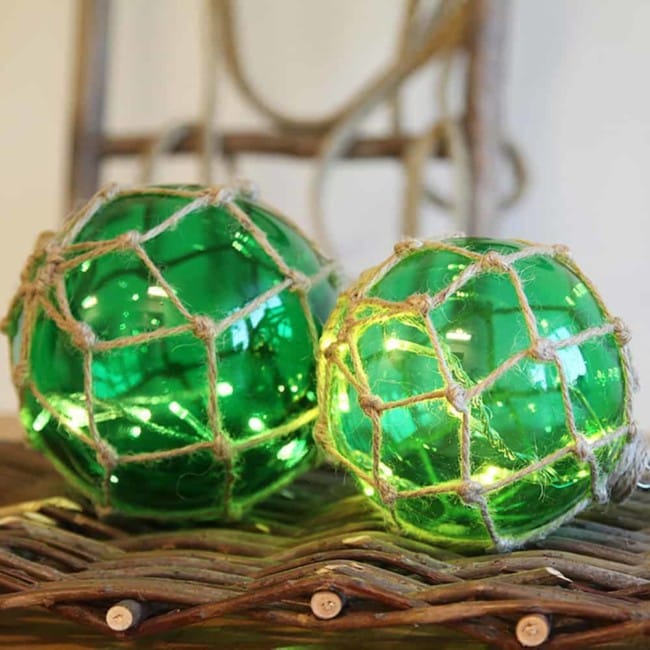 Noah Marin glasboll med ljusslinga 12cm grön