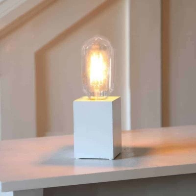 LYS Bordslampa lampfot vit i trä E27 sockel