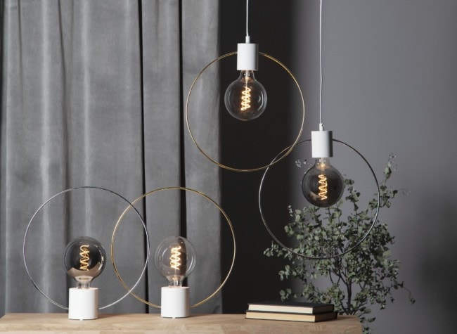 Decoration LED-lampa 354-62 hängande och stående i guld silver och vit